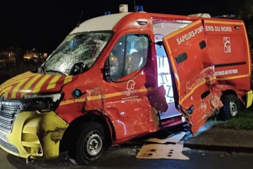 Louvroil : une ambulance des sapeurs-pompiers d’Hautmont violemment percutée
